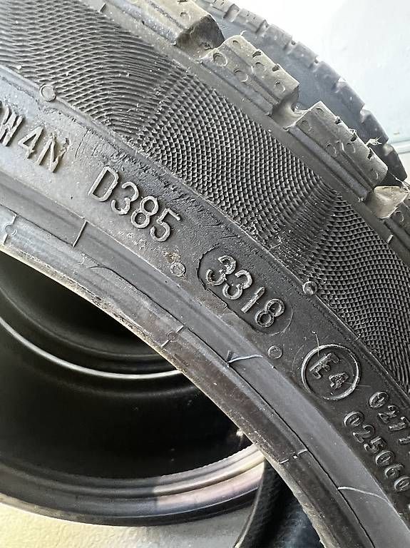 Pneumatici & Ruote complete: 245/35 R19 Winterreifen – Usato da Sursee venduto da gas_8n5t 3