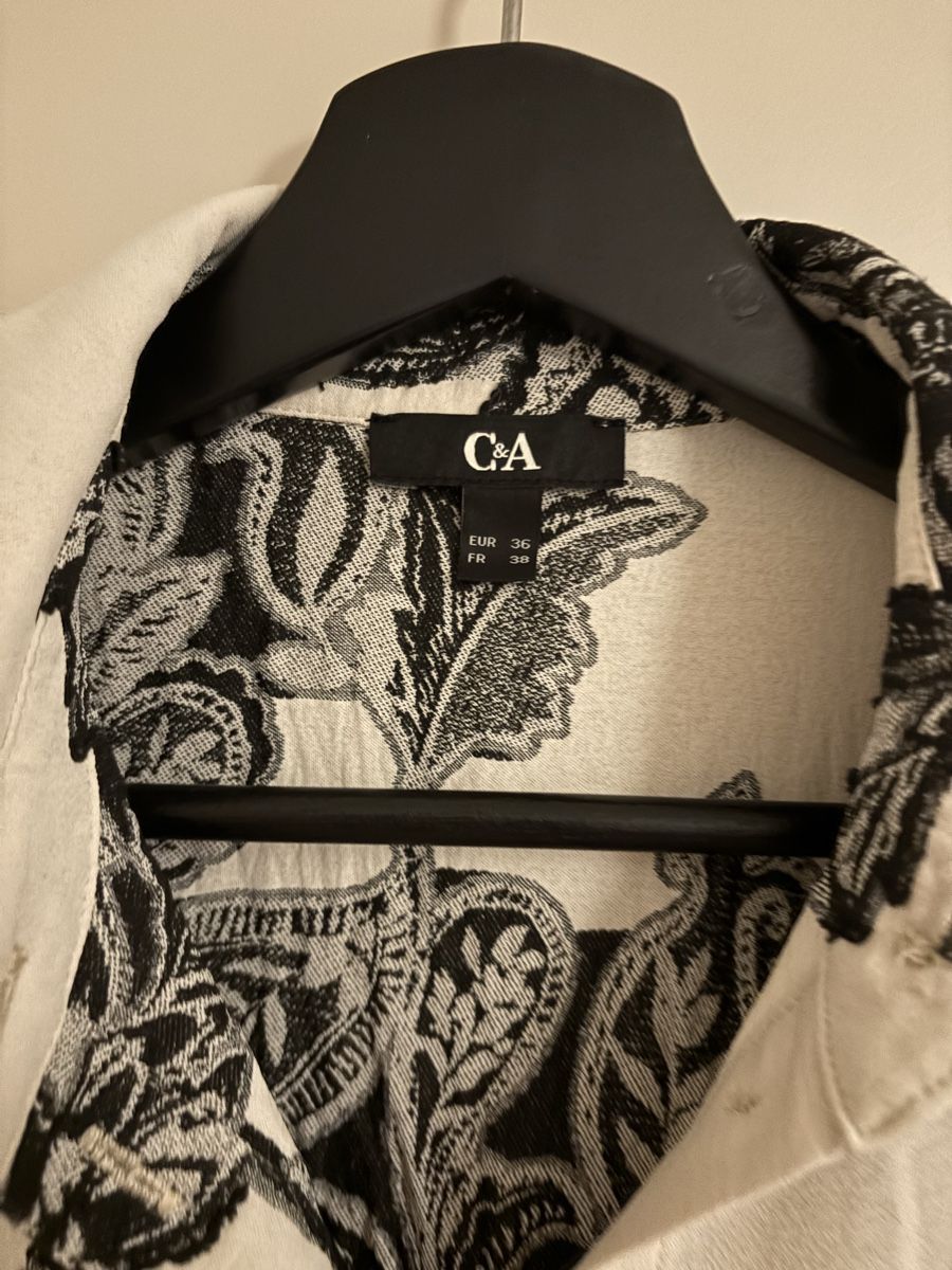 C&A Camicette: C&A Bluse Gr. 36 weiss/schwarz Blumenmuster – Nuovo (secondo la descrizione) da Arbon venduto da Viktoriaa 2