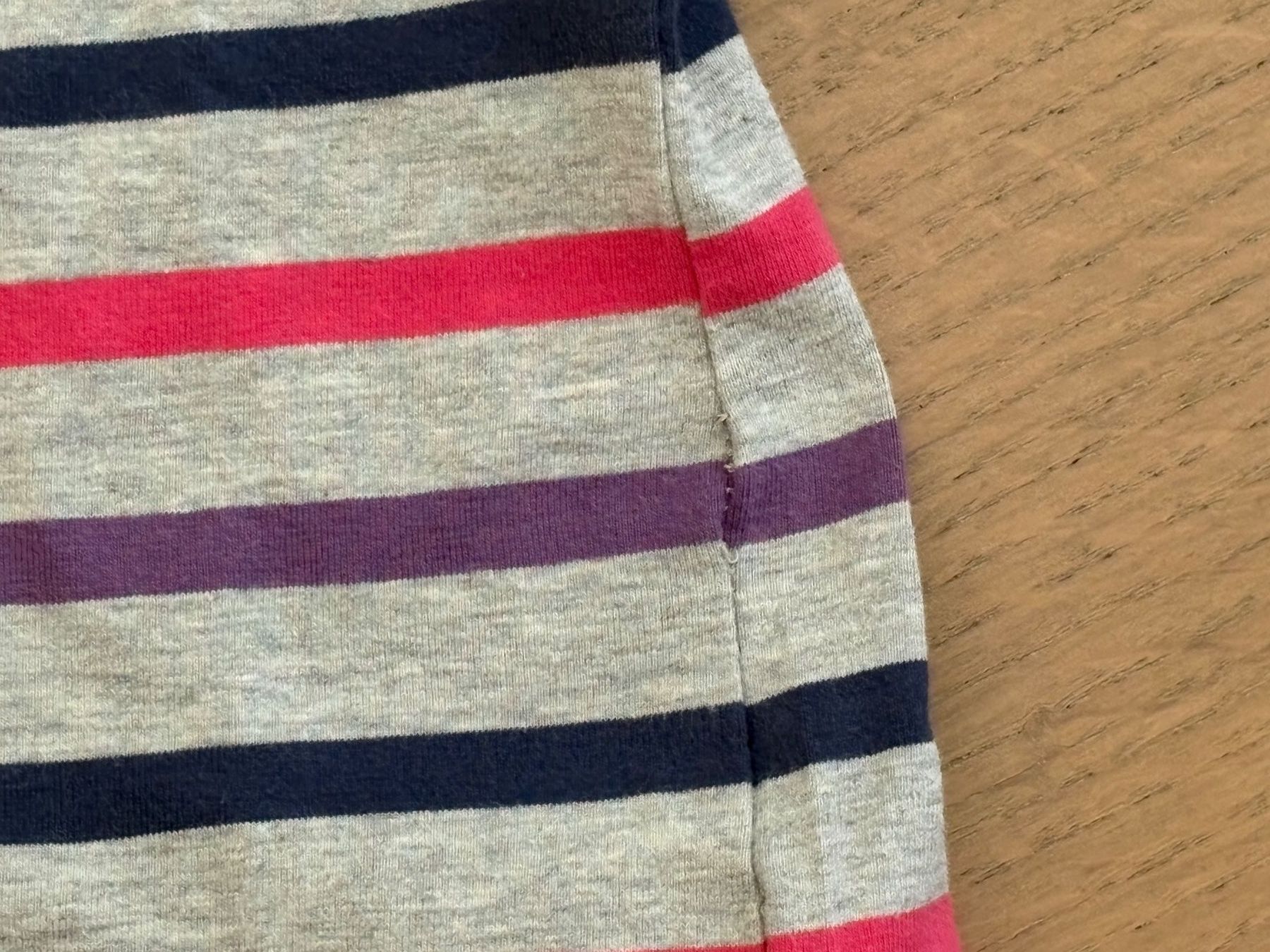 H&M Maglioni & Felpe: Mädchen Langarm-Shirt gestreift, Gr. 122-128 – Usato da Rüschlikon venduto da user999 6
