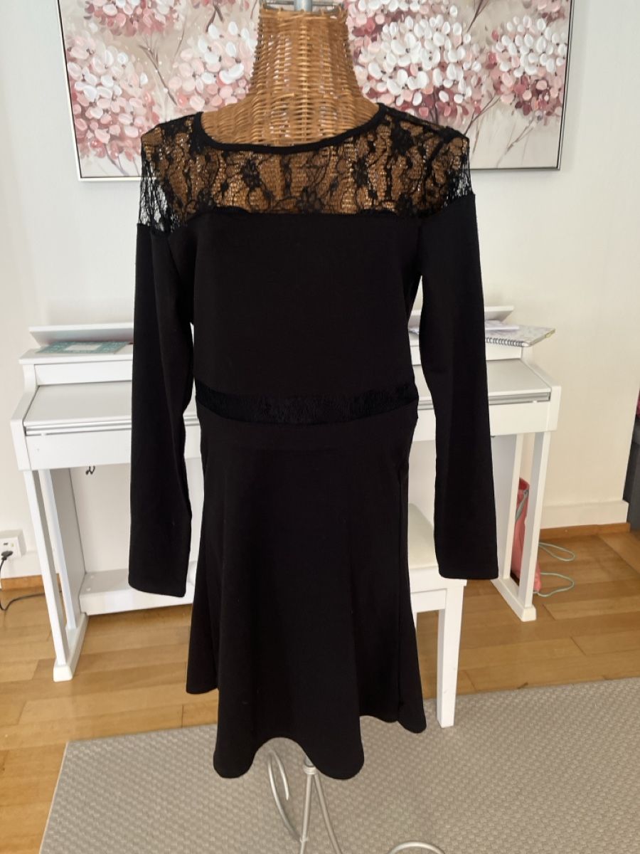 Vila Kleider: Kleid VILA, Langarm Spitze, M – Gebraucht aus Solothurn von Bobesch08