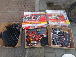 Grosse Carrera Rennbahn mit vielen Autos