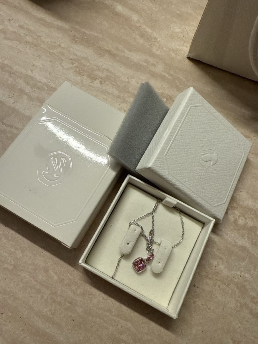 Swarovski Sonstiger Schmuck: Swarovski Set – Gebraucht aus Lengnau BE von mat_mw9v 3