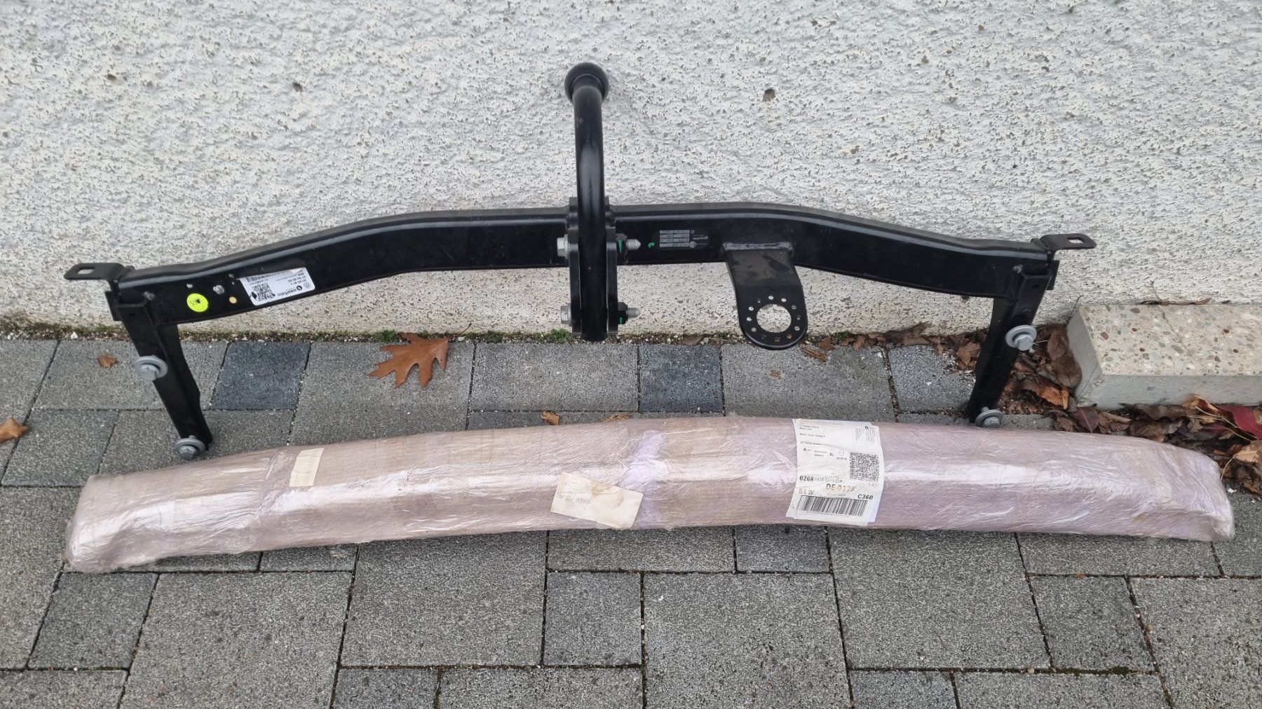 VW Ganci per rimorchio: Originale VW Caddy 2K Anhängerkupplung – Usato da Grenchen venduto da Mluka