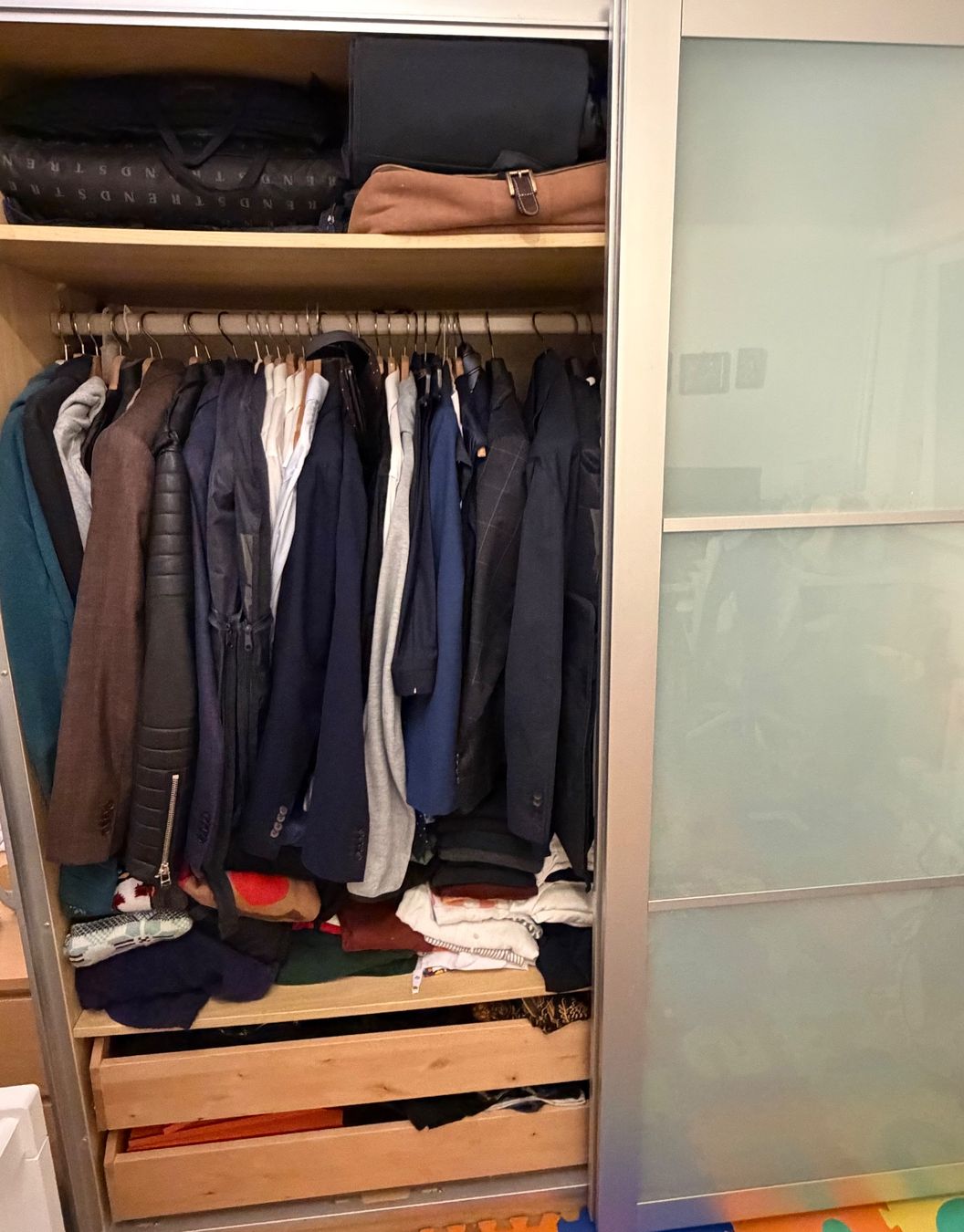 Ikea Schränke: Ikea Pax Kleiderschrank 2m – Gebraucht aus Zürich von RBol29 2