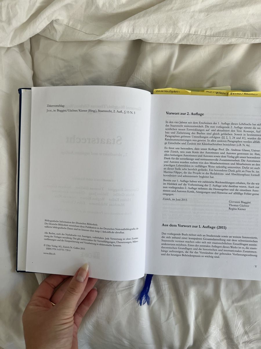 Livres: Staatsrecht – D'occasion à Zürich par hannah.liaaa 1