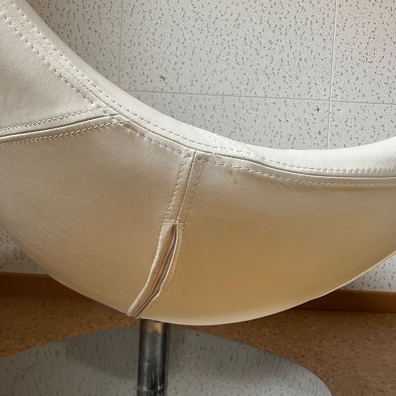 Ikea Poltrone: Vintage IKEA TIRUP Drehsessel Weiss/Chrom – Usato da Grabs venduto da apr9k 7