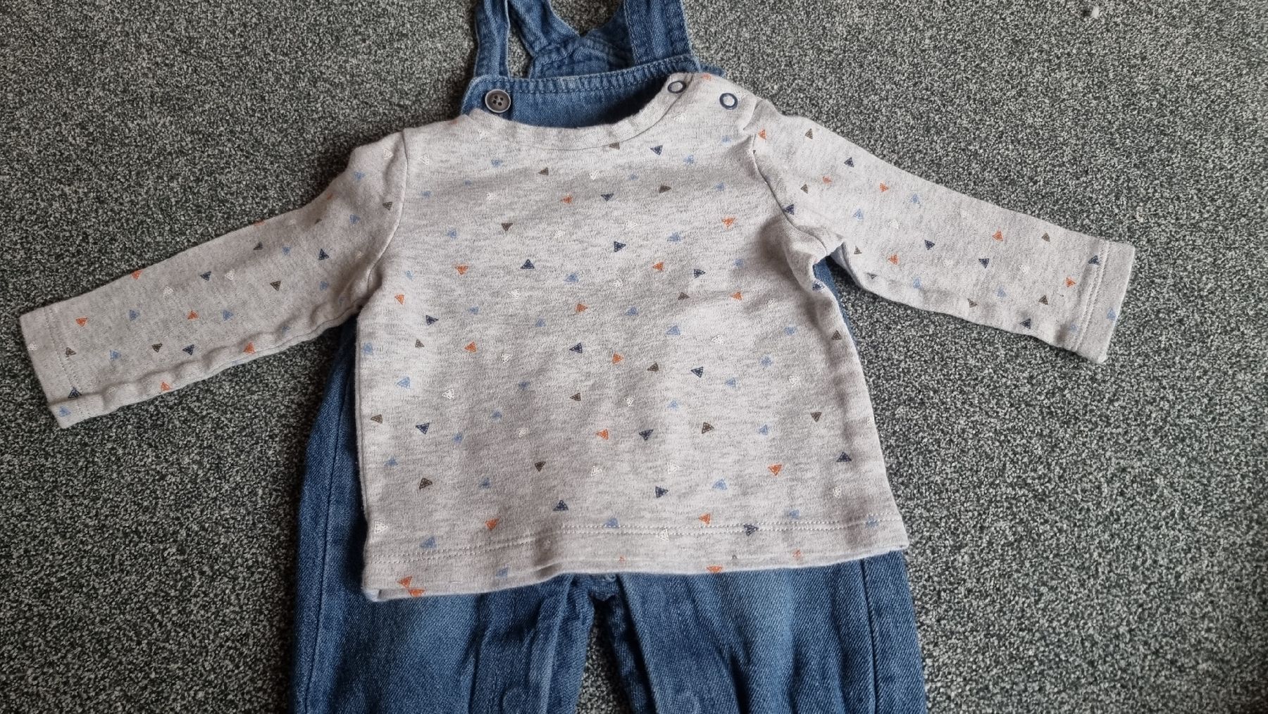 C&A Kleiderpakete & -sets: Ensemble pull salopette 62 – Gebraucht aus Les Breuleux von Mily1991 2