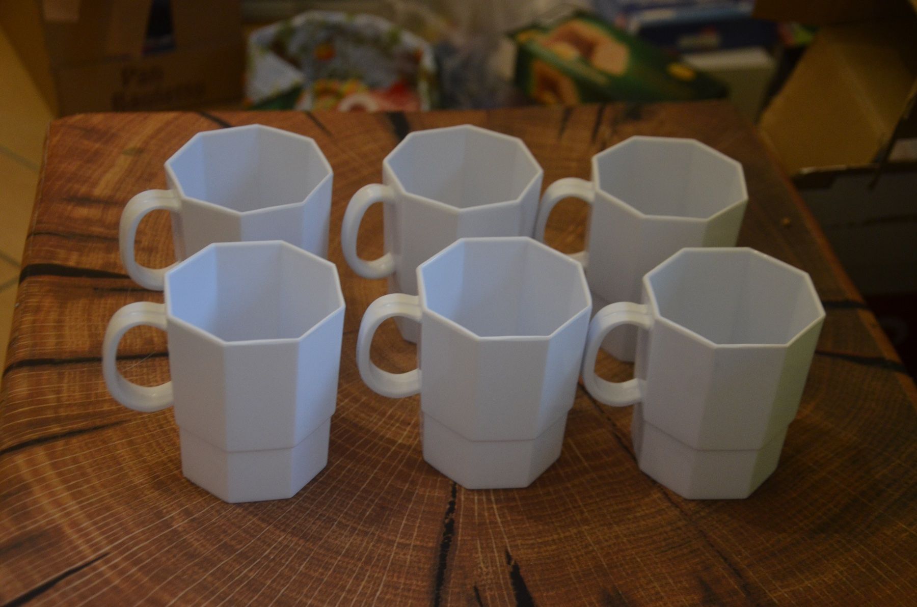 Tazze: 6 PIC NIC TASSE – Usato da Chiasso venduto da Dolly015
