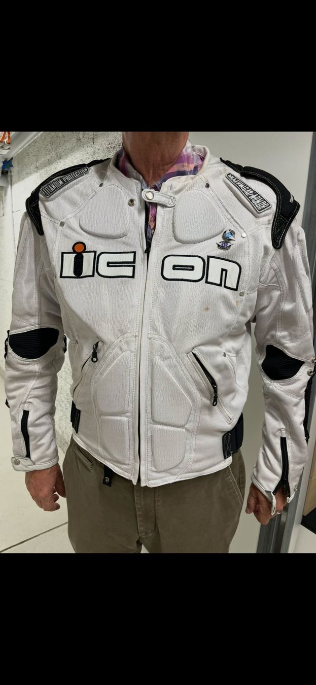 Icon Jacken: Motorradjacke Titan – Gebraucht aus Oberglatt ZH von Mperlen