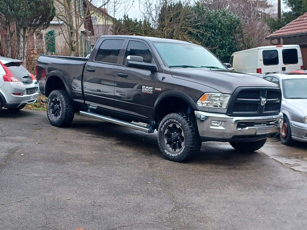 Dodge Automobili: Ram 2500 6.4 Hemi 4WD – Usato da Moudon venduto da G-Tuning 1