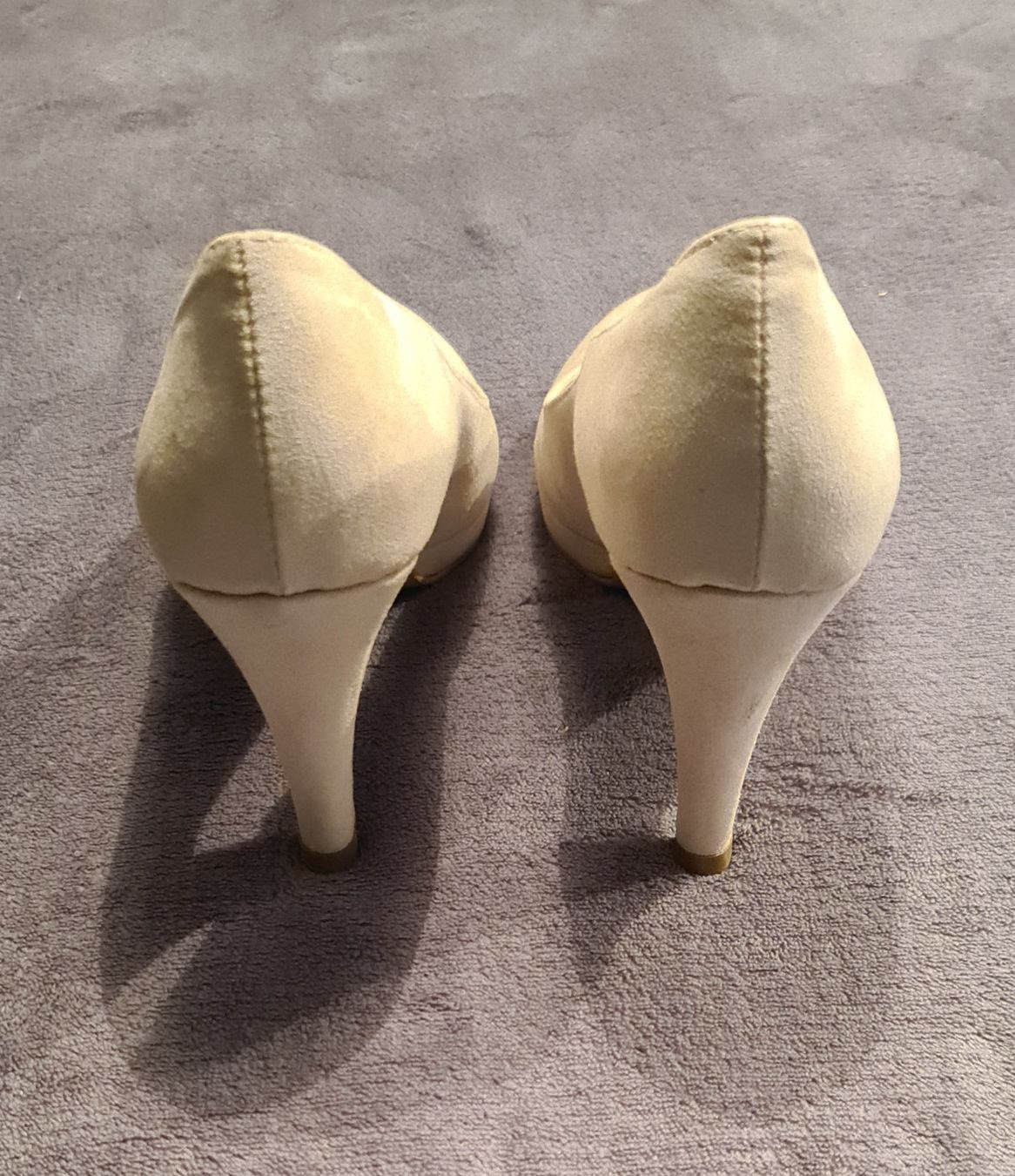 Damenschuhe: Neuwertige Pumps – Gebraucht aus Ruswil von DNAB 3