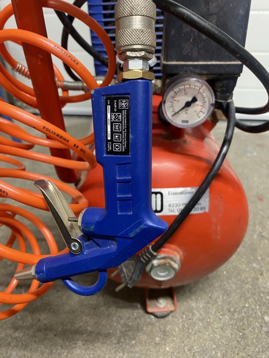 Compresseurs: Kompressor 8 bar – D'occasion à Wiesendangen par argon03 4