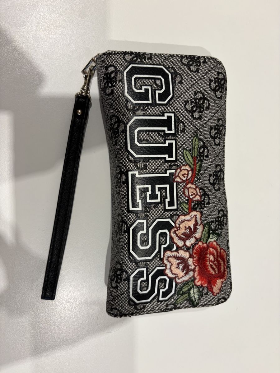 Guess Portamonete: Guess Portemonnaie – Usato da Schlattingen venduto da flaviagu