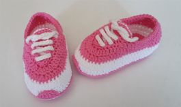 Baby-Halbschuhe rosa-weiss gehäkelt_24. Fusssohle 11 cm.