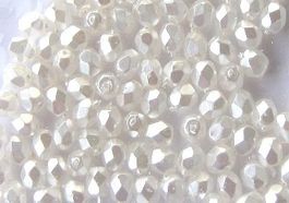 Glasperlen perlweiss 4mm