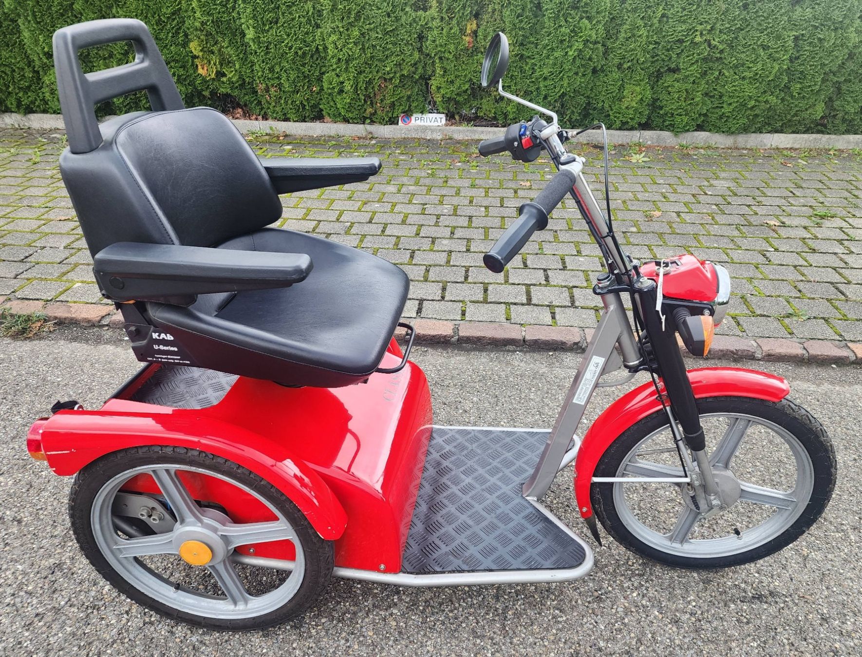Kyburz Elektromobile: Schöner Kyburz Classic 10km/h neue Traktionsbatterien 85AH – Gebraucht aus Rapperswil SG von Infoserve