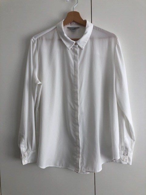 H&M Camicette: Weisse Bluse, Langarm, H&M, 44, mit verdeckter Knopfleiste – Usato da Hünenberg See venduto da dustein