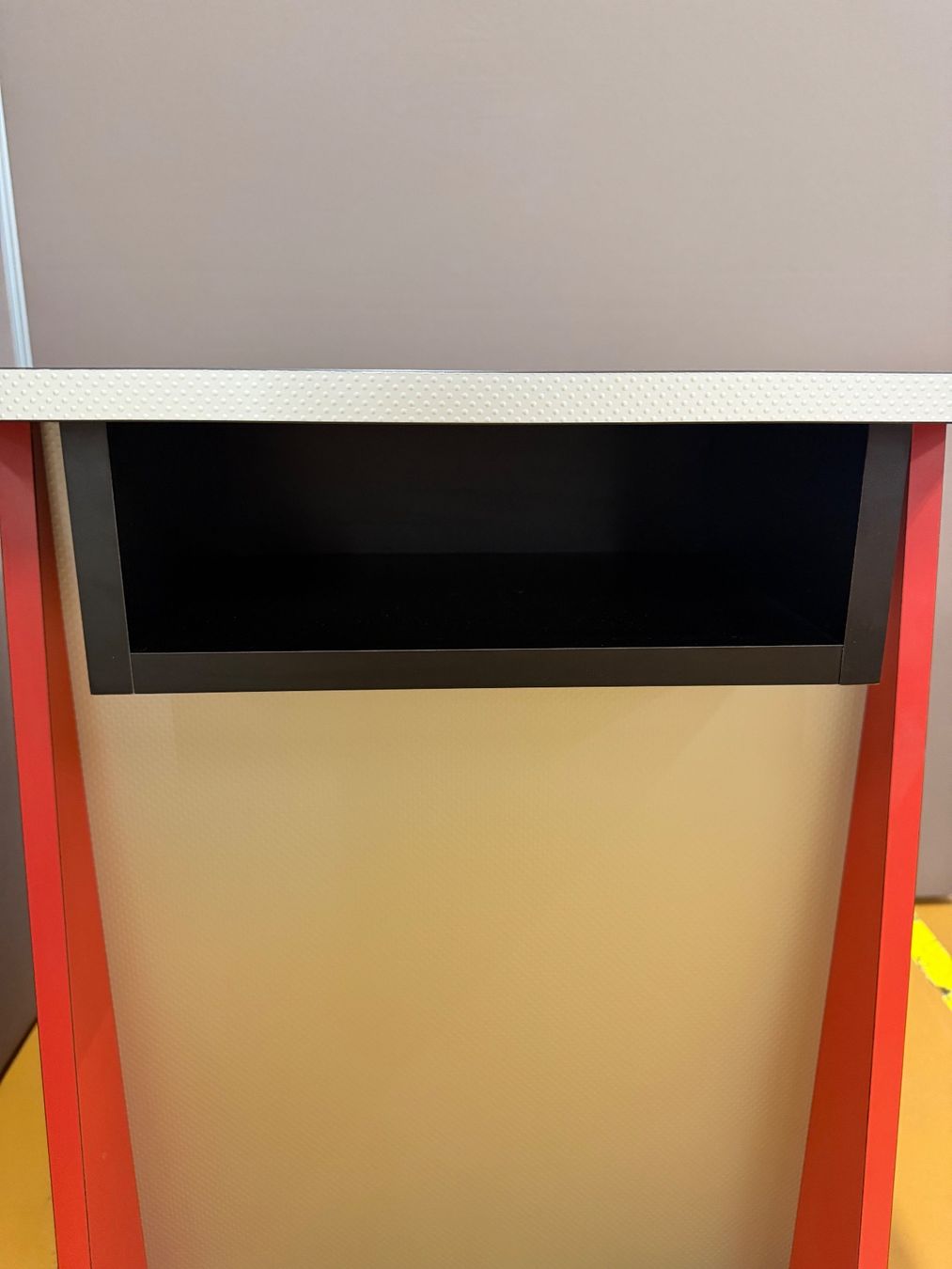 Commodes: Ausstellungsmöbel – D'occasion à Dietlikon par ComdatAG 6