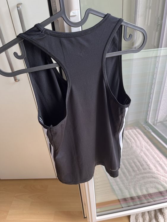 Adidas Tops: Adidas Sporttop schwarz Gr. 40 – D'occasion à Diepoldsau par Sonne14 1