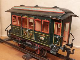 Uralter schöner Märklin 1822 Postwagen in Spur 1