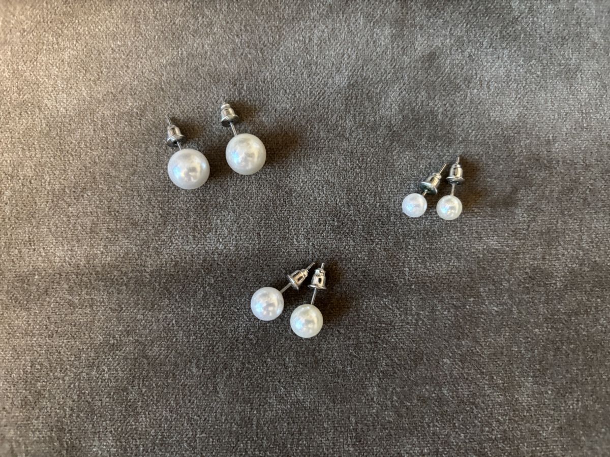 Ohrringe & -stecker: Set von 3 Ohrstecker Perlen - NEU!!! – Gebraucht aus Zürich von FedeSara