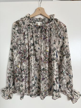 H&M Beautiful Blouse Floral Pattern 