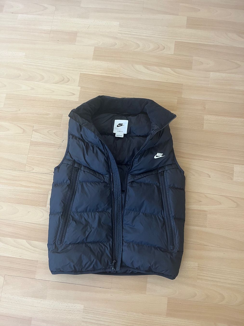 Nike Gilets & Westen: Nike vest – Gebraucht aus Schaffhausen von apl_pg8h 1
