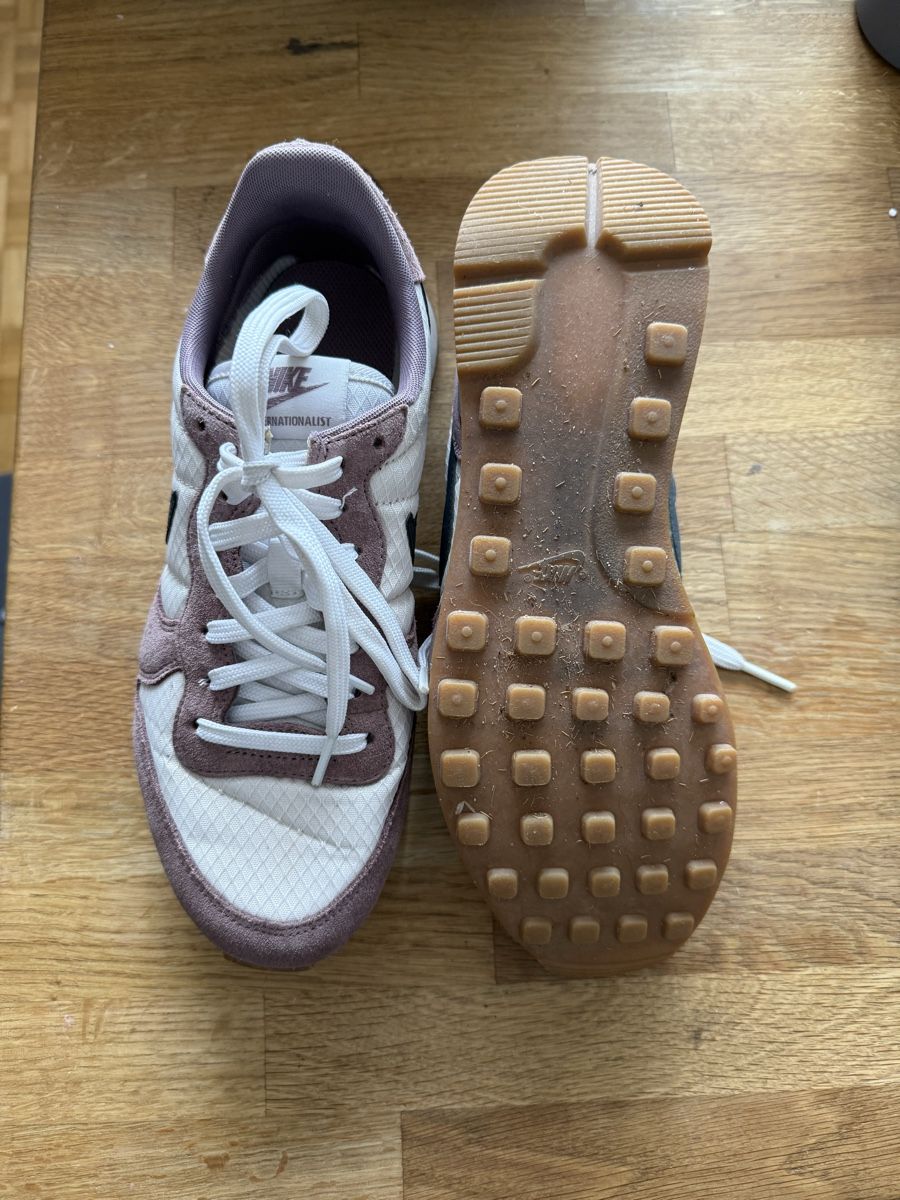 Nike Damenschuhe: Sneakers Nike Gr. 39 – Gebraucht aus Meilen von NHirs96 2