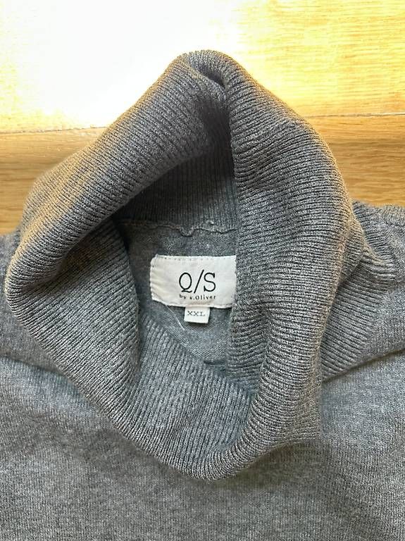 Pulls & Sweat-shirts: Rollkragenpullover grau – D'occasion à Muttenz par anj_2qy5 2
