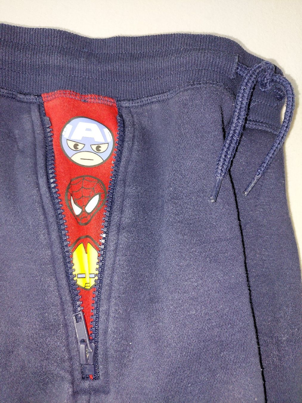 Pantaloni: Trainerhose dunkelblau von Spiderman – Usato da Rudolfingen venduto da T.Mueller 2