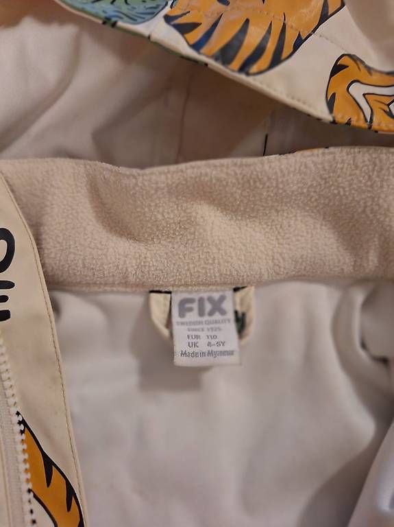 Jacken: Dino Regenjacke -110 – Gebraucht aus Winterthur von Cham_Tej 2