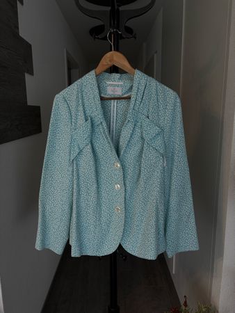 Veste bleu clair élégante et fleurie, taille 42
