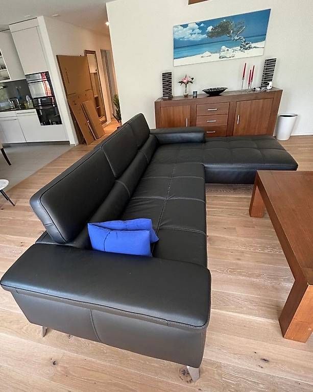 Divani: Schwarzes Ecksofa aus Leder in gutem Zustand – Usato da Wiesendangen venduto da sophia.romina 2