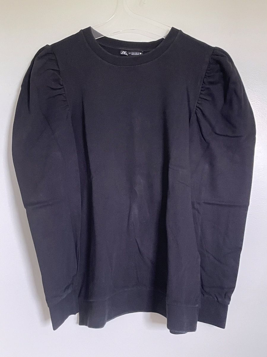 Zara Pullover & Sweatshirts: Pull Zara noir manches bouffantes, taille S – Gebraucht aus Vuadens von Nina11
