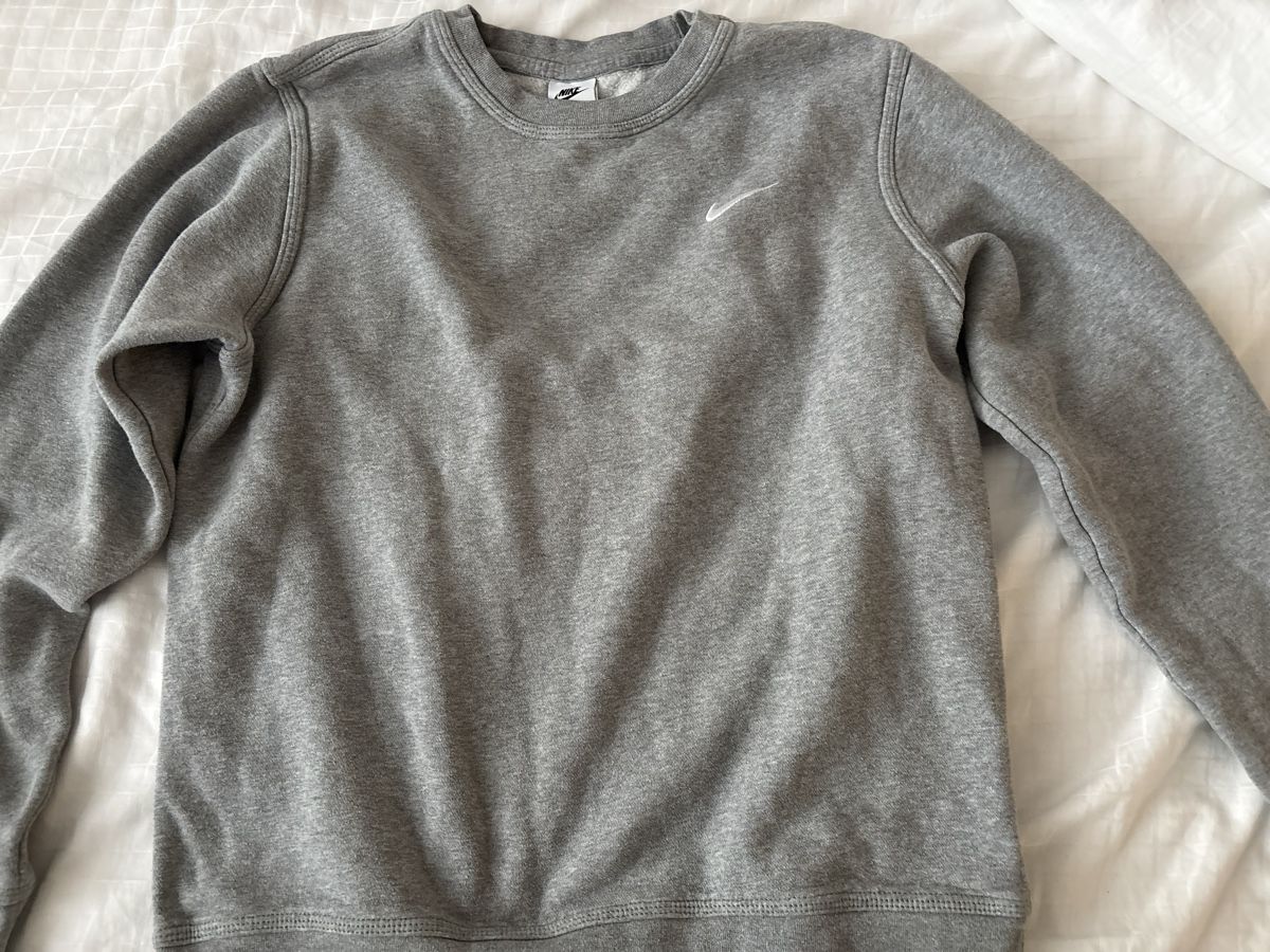 Nike Pullover & Sweatshirts: Nike Pullover Grau, Gr. M – Gebraucht aus Diepoldsau von she_bsl2