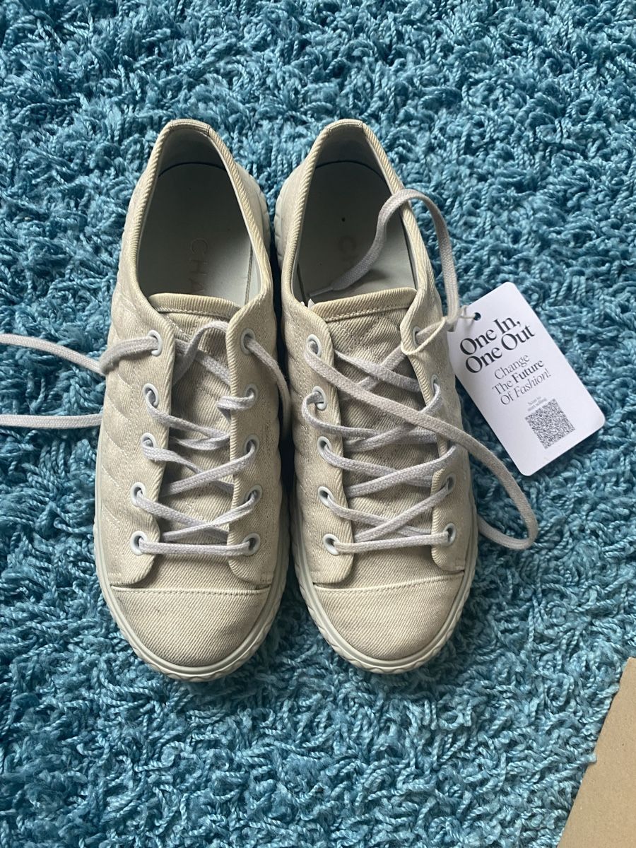 Chanel Scarpe da donna: Chanel Beige shoes Size 39,5 – Usato da Kloten venduto da liu_65tx