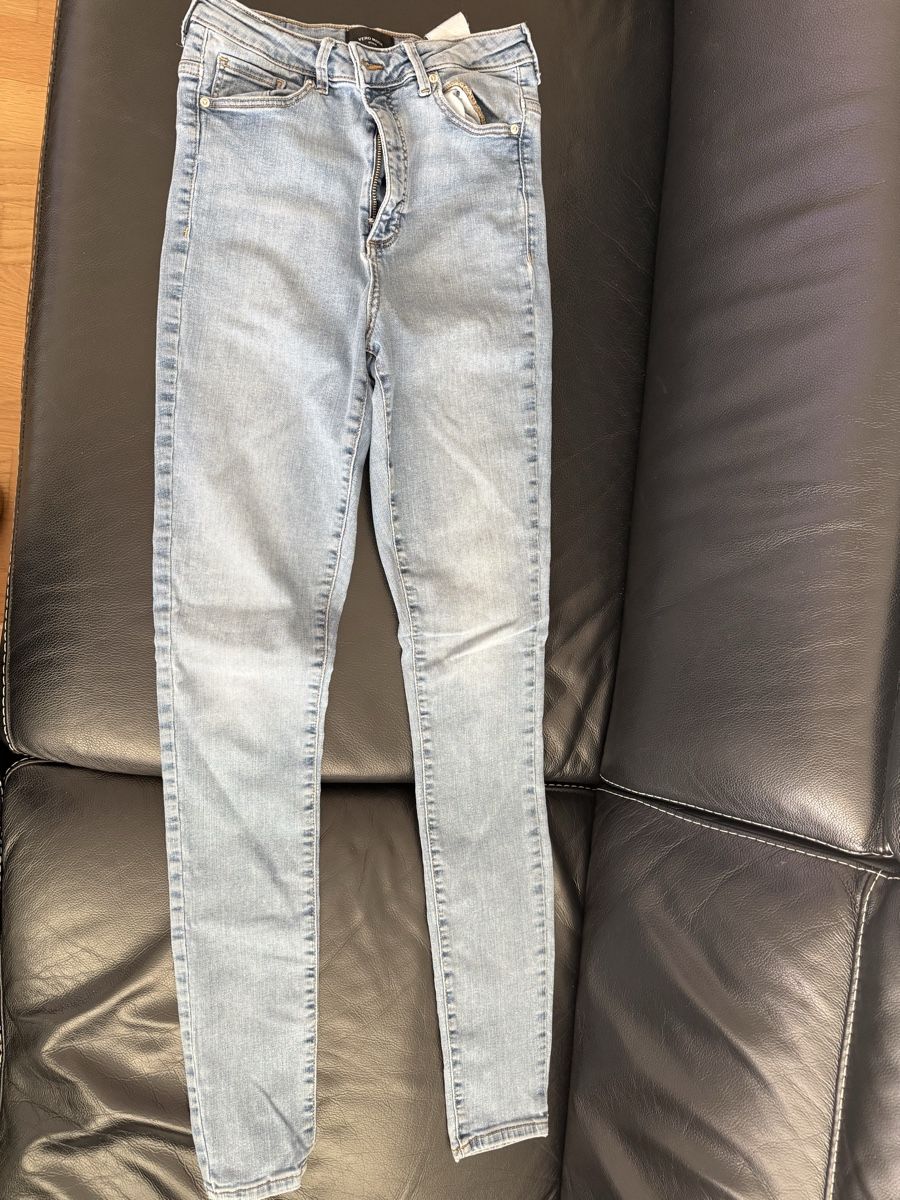 Vero Moda Jeans: Vero Moda Blaue Jeans – Gebraucht aus Winterthur von yar_dpp8