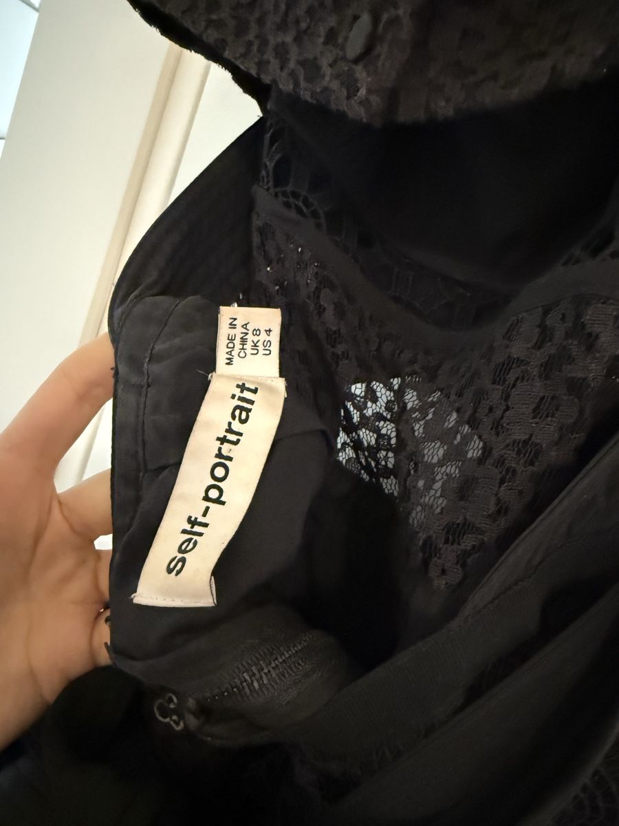 Self-Portrait Vestiti: Self Portrait black lace mini dress – Usato da Estavayer-le-Lac venduto da sto_y5c2 3