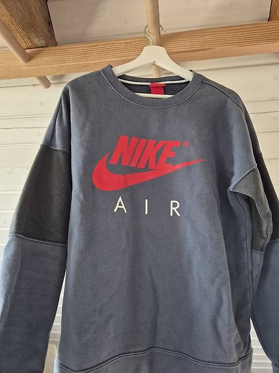 Maglioni & Felpe: Blauer Vitage Nike Pullover – Usato da Niedergösgen venduto da k.i.n.g.13 1
