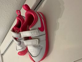 Nike Girl Sneakers 25