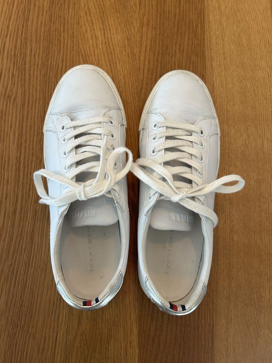 Tommy Hilfiger Damenschuhe: Tommy Hilfiger Sneaker Grösse 37 Weiss – Gebraucht aus Schwarzenbach SG von bienchen22 2
