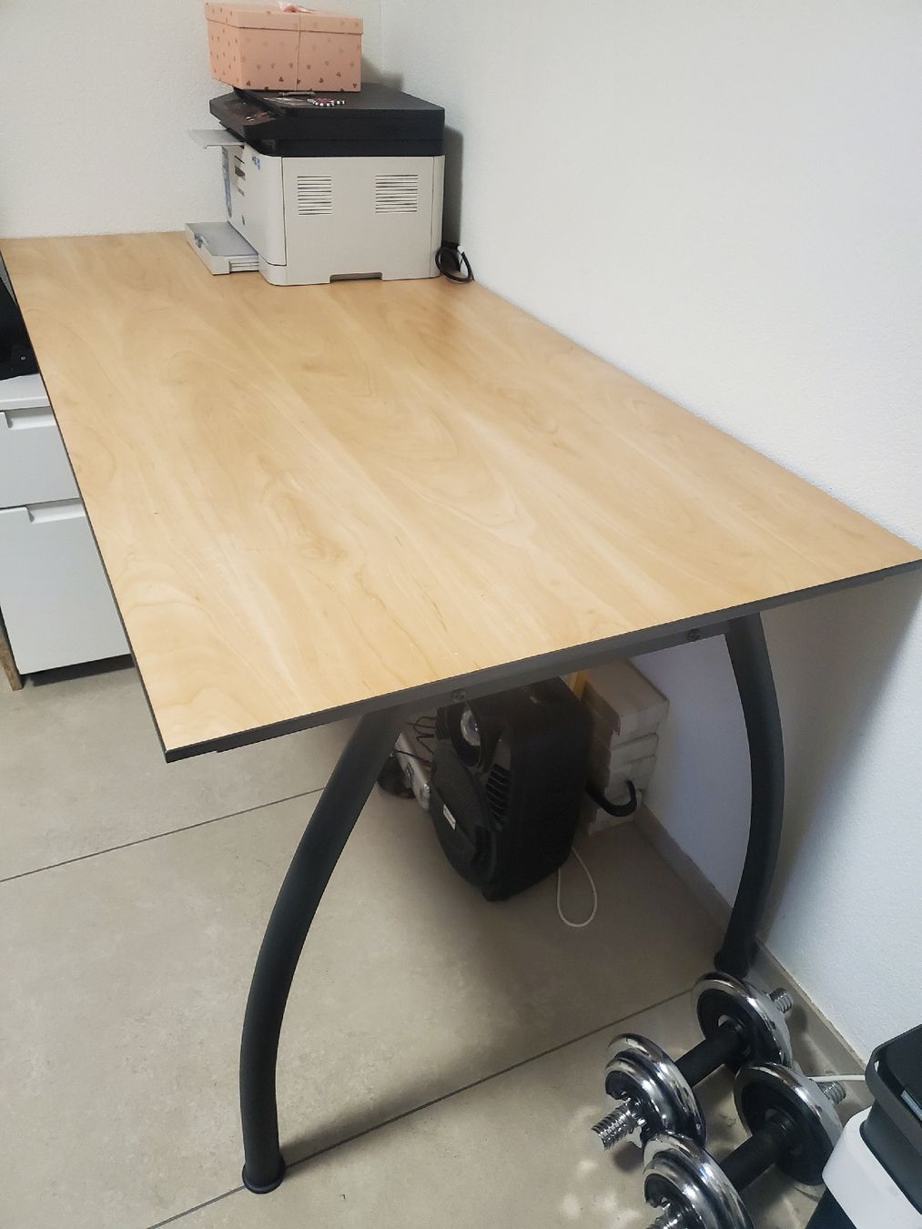 Schreibtische: Büro- Schreibtisch – Gebraucht aus Bazenheid von ZokiC