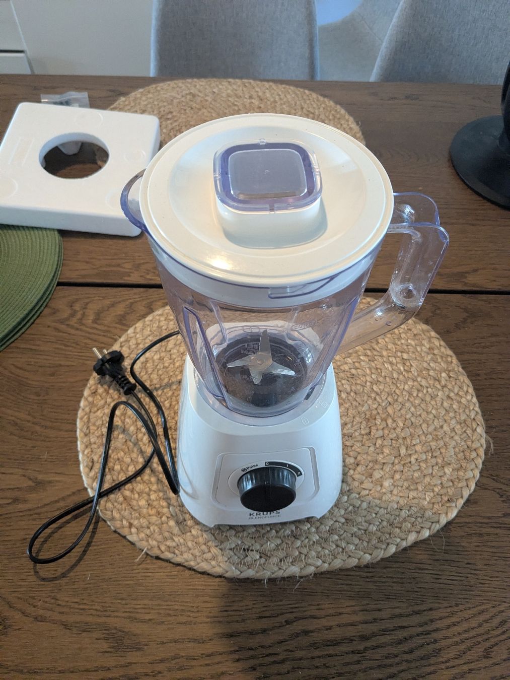 Krups Elettrodomestici da cucina: Krups Blendforce Standmixer KB4201Weiss – Usato da Zürich venduto da Zmille 2