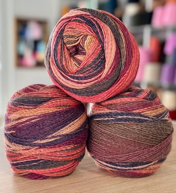 Lana: Strickwolle Farbverlauf 3 Knäuel 600g – Nuovo (secondo la descrizione) da Plons venduto da Zimpfer