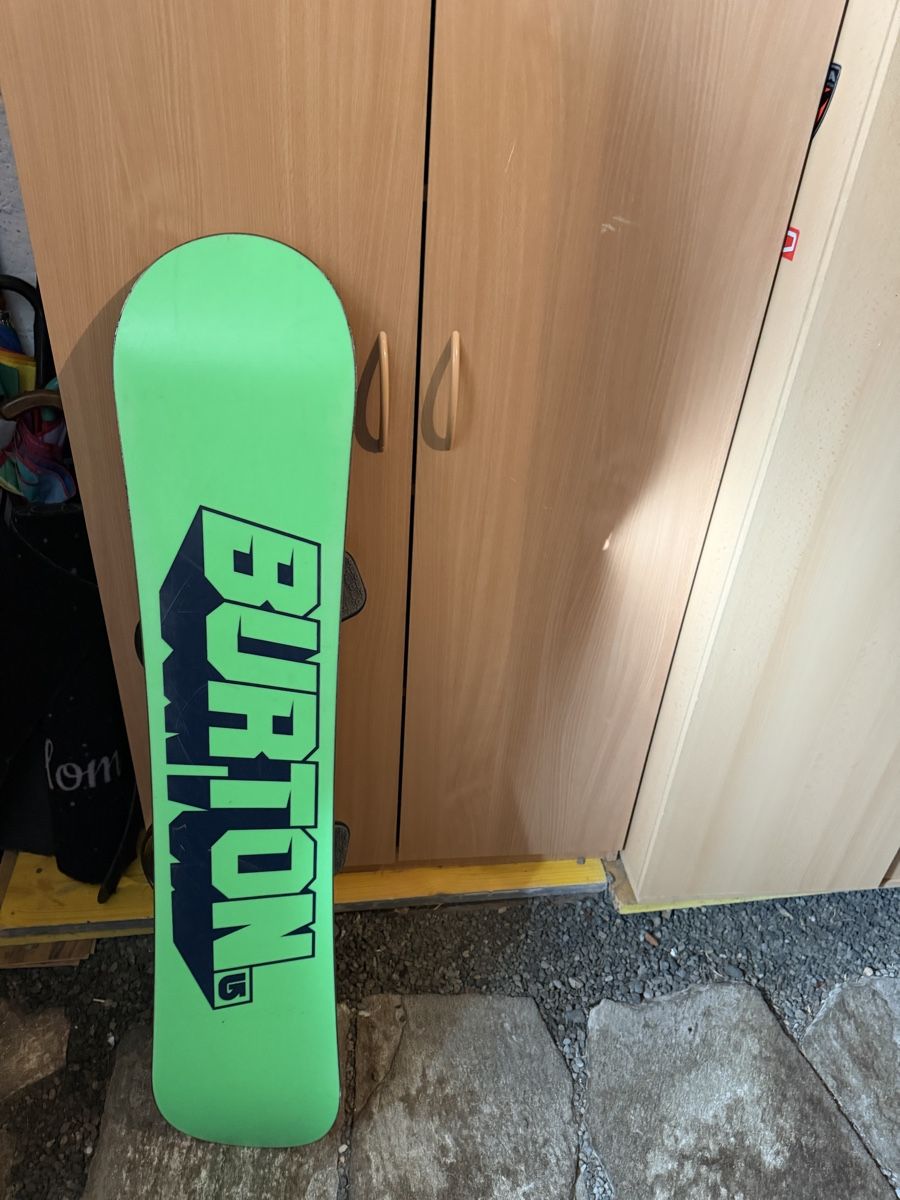 Board: Snowboard Burton mit Bindung  – Usato da Davos Platz venduto da TiagoRuaRodrigues 1