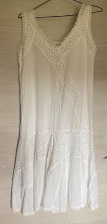 Weisses Sommerkleid. Size  M/L