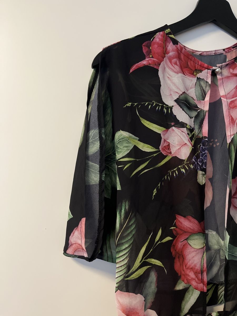 Camicette: Sommerliche Damen Bluse mit Blumenmuster, Grösse M – Usato da Emmenbrücke venduto da zak_5wtm 7