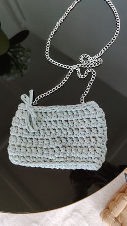 Handtasche Damen hellblau mit Kettchen