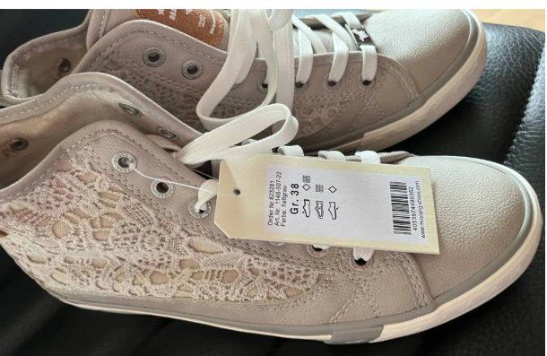 Mustang Scarpe da donna: Sneaker /// Mustang /// 38 – Nuovo (secondo la descrizione) da Brittnau venduto da Zofigerin 2