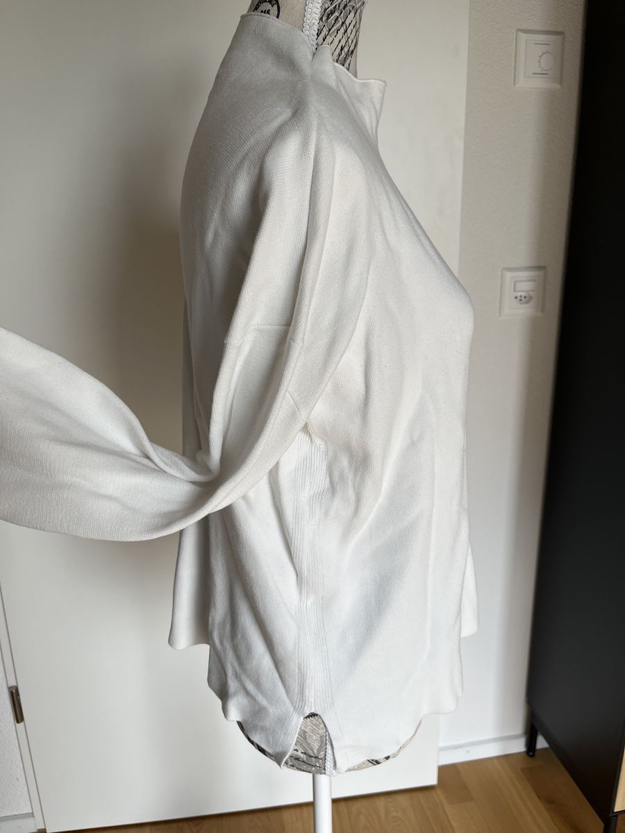 S.Oliver Pullover & Sweatshirts: Weisser Pullover, Gr. M, S. Oliver – Gebraucht aus Aarburg von Petite-closet-Loop 1
